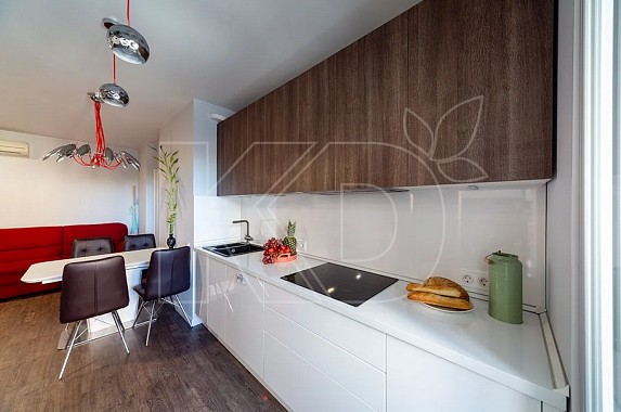 Угловые белые кухни