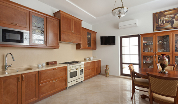 Коричневая кухня в Мурманске