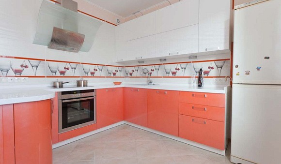 Белая кухня в Мурманске