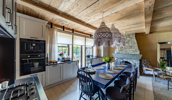 Кухни в стиле кантри в частном доме