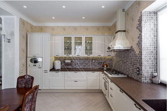 Белая кухня в интерьере